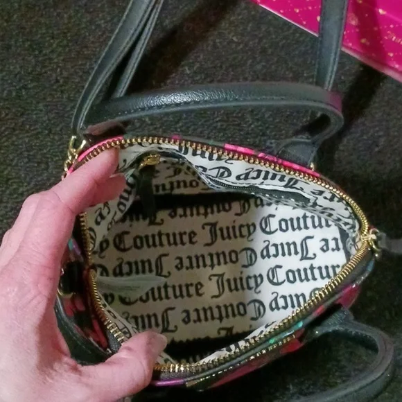 Juicy Couture purses. 042 - Picture 15 of 15